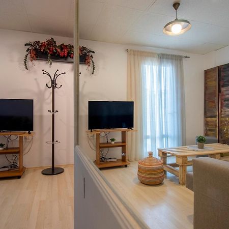 Modern City Apt In The Heart Of Heraklion Zewnętrze zdjęcie